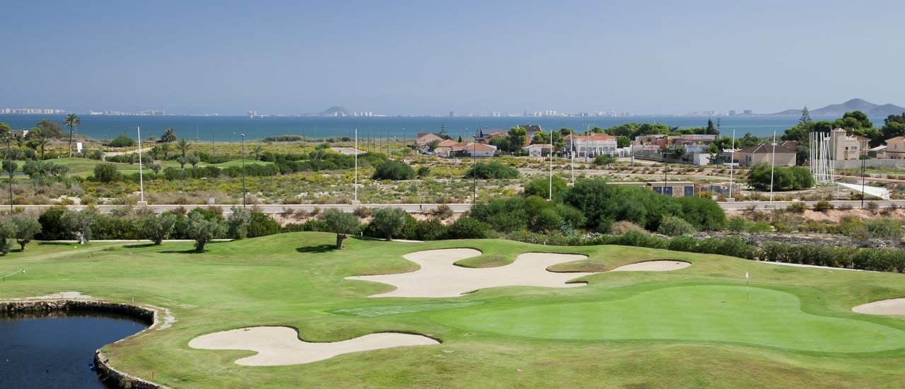 Villa en venta en Los Alcázares