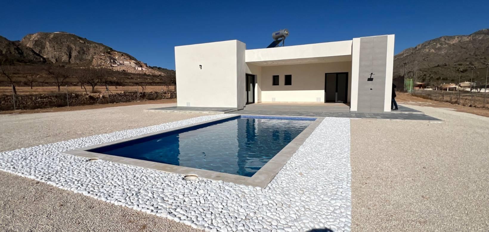 Villa en venta en Hondón de las Nieves