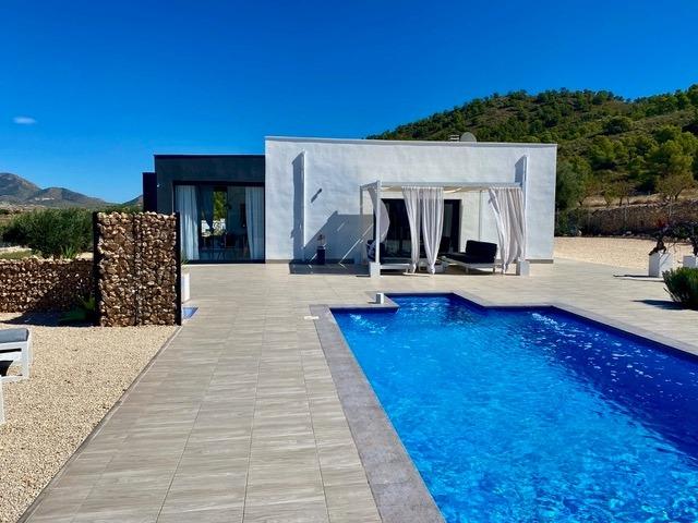 Villa for sale in Hondón de las Nieves