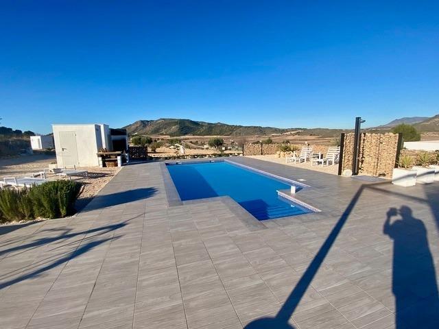 Villa for sale in Hondón de las Nieves