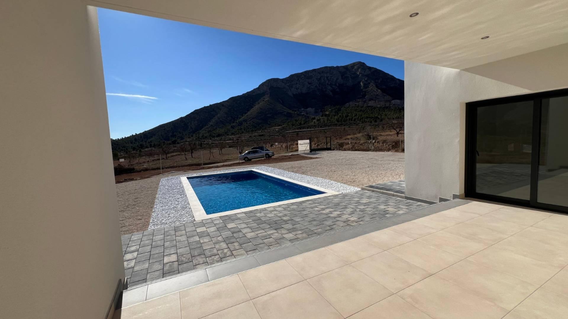 Villa en venta en Hondón de las Nieves