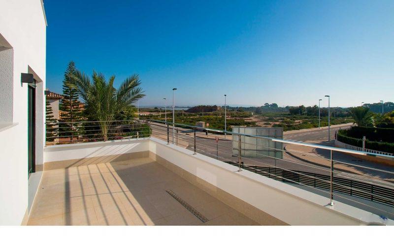 Вилла в продаже в La Marina (Elche)