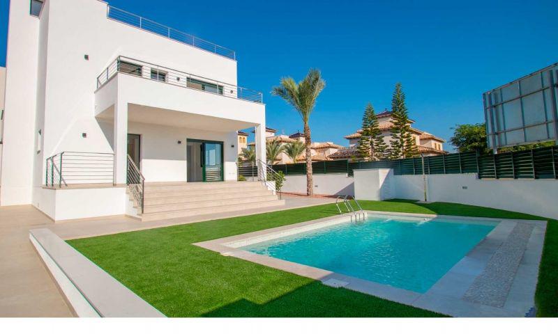 Villa till salu i La Marina (Elche)