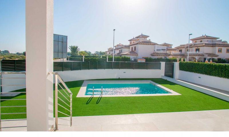 Villa for sale in La Marina (Elche)