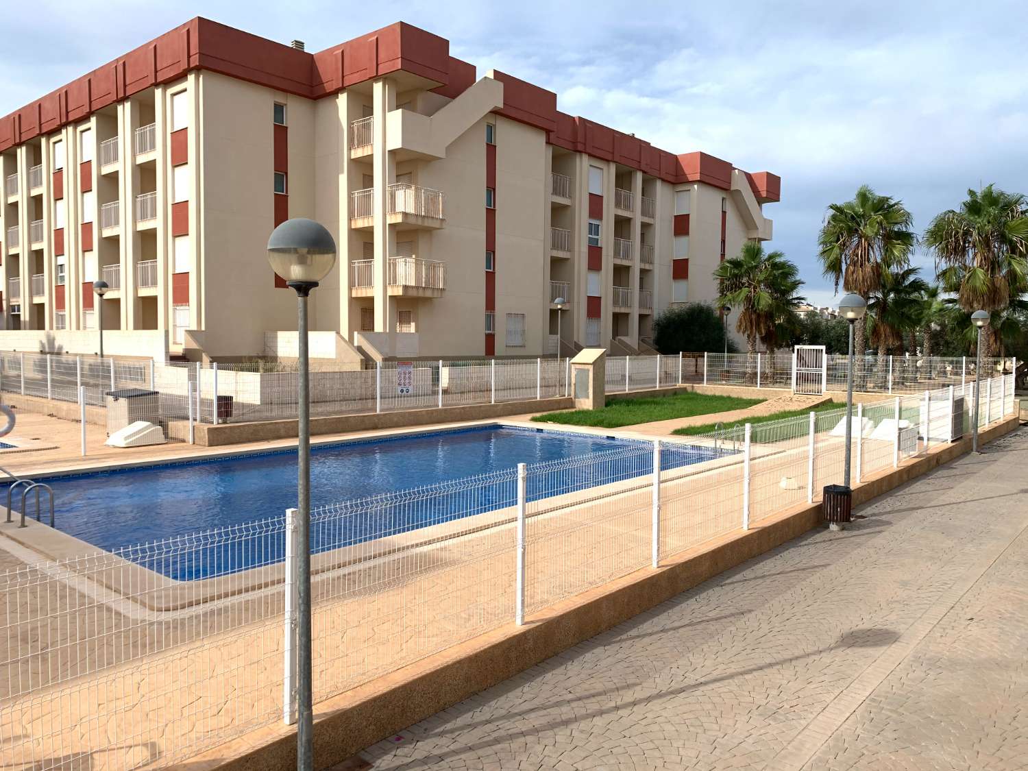 BOTTENVÅNING MED POOL LOMAS DE CAMPOAMOR, 2 SOVRUM 2 BADRUM