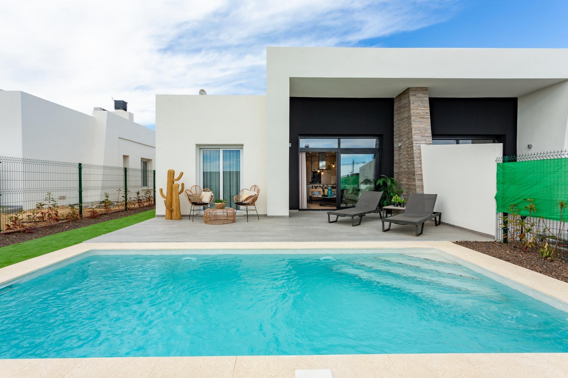 Villa for sale in Algorfa