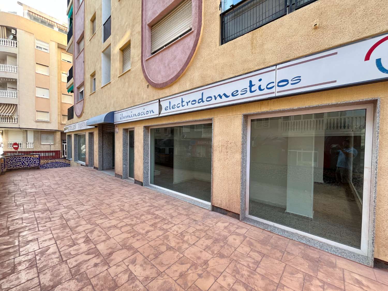 Liikeyritys myynnissä Avenida Habaneras - Curva de Palangre (Torrevieja)