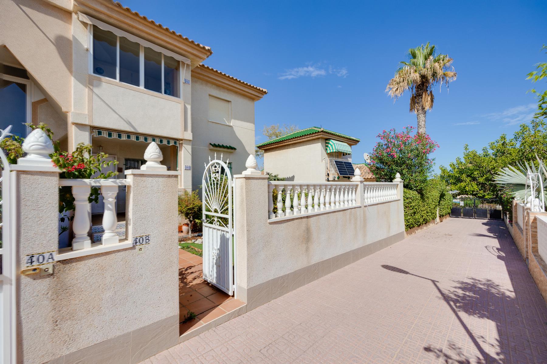 Bungalow for sale in Orihuela Costa