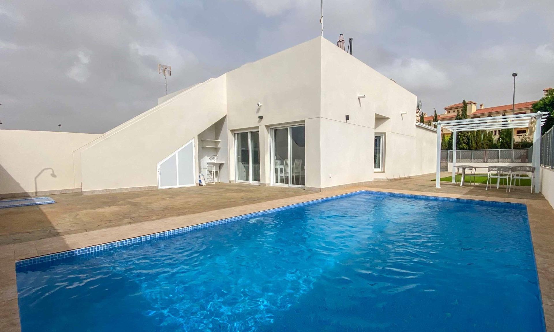 Villa en venta en Los Alcázares